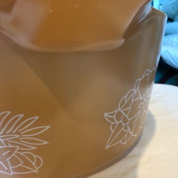 Vintage Pyrex Woodland Casserole Dish 474B Light Tan No Lid - Picture 4 of 9